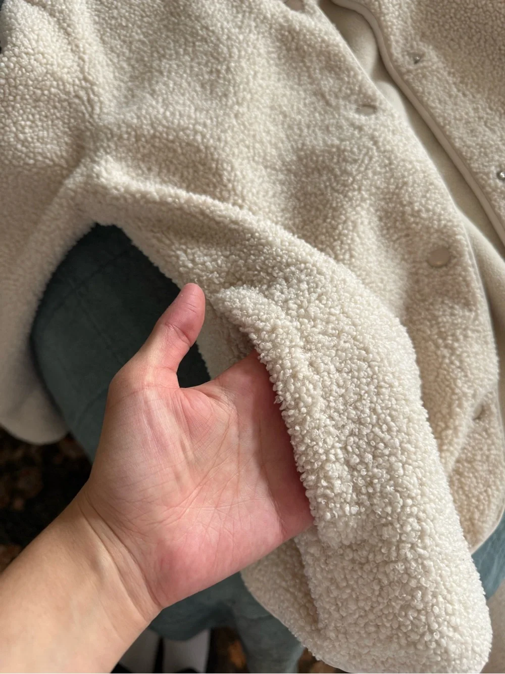 Old Navy Women’s Cozy Cream Collarless Sherpa Jacket